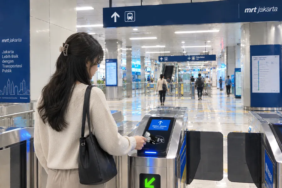 20261007_yeay-naik-mrt-jakarta-sudah-bisa-pakai-kartu-kredit-bca-bann