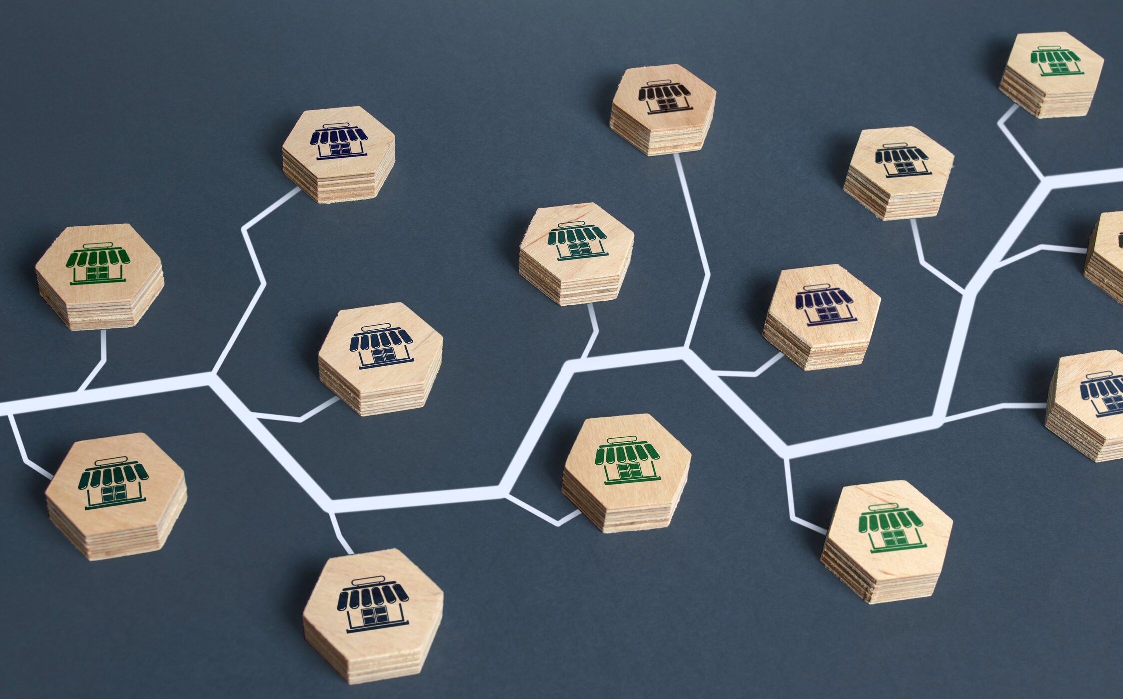 What is a Franchise and Partnership, and the Differences Between the Two that You Need to Know