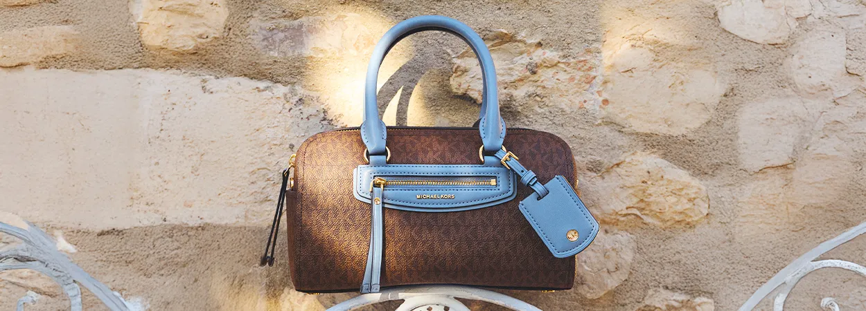 Michael Kors - Dapatkan Potongan Rp500 Ribu & Gift Phone Holder