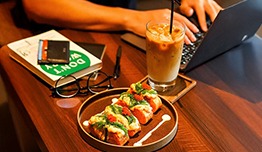 Yoloé Bistro and Coffee Bar - Discount 10%