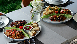 Taman Kelong Cafe & Resto Tomohon - Potongan Rp25 Ribu