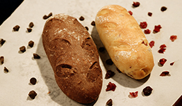 O Daily Commons Cafe Semarang - Dapatkan Softdough Bread  