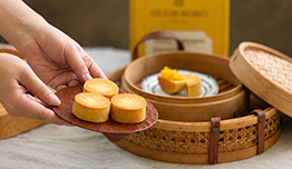 Get 1 Box Pineapple Cake image
