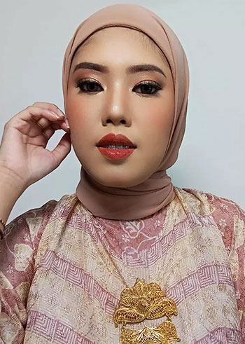 Hasniah Glam Up