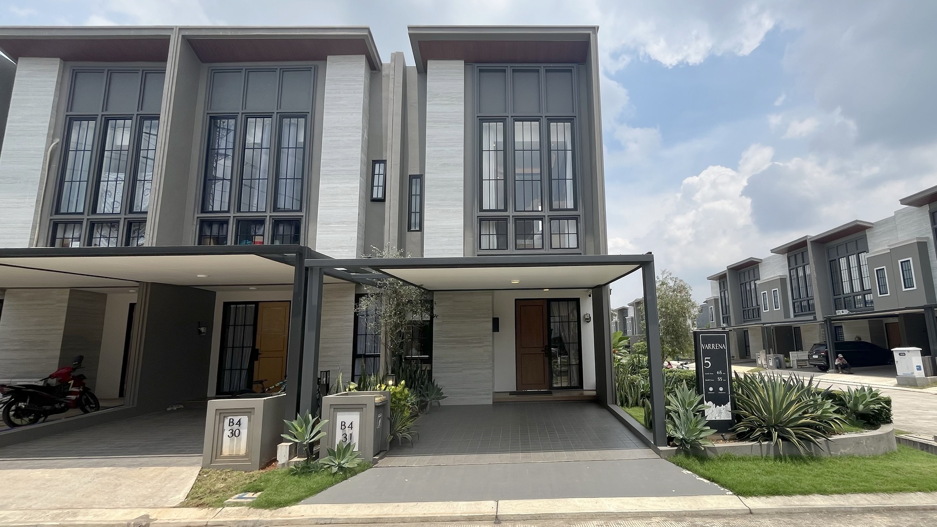 grand bukit dago