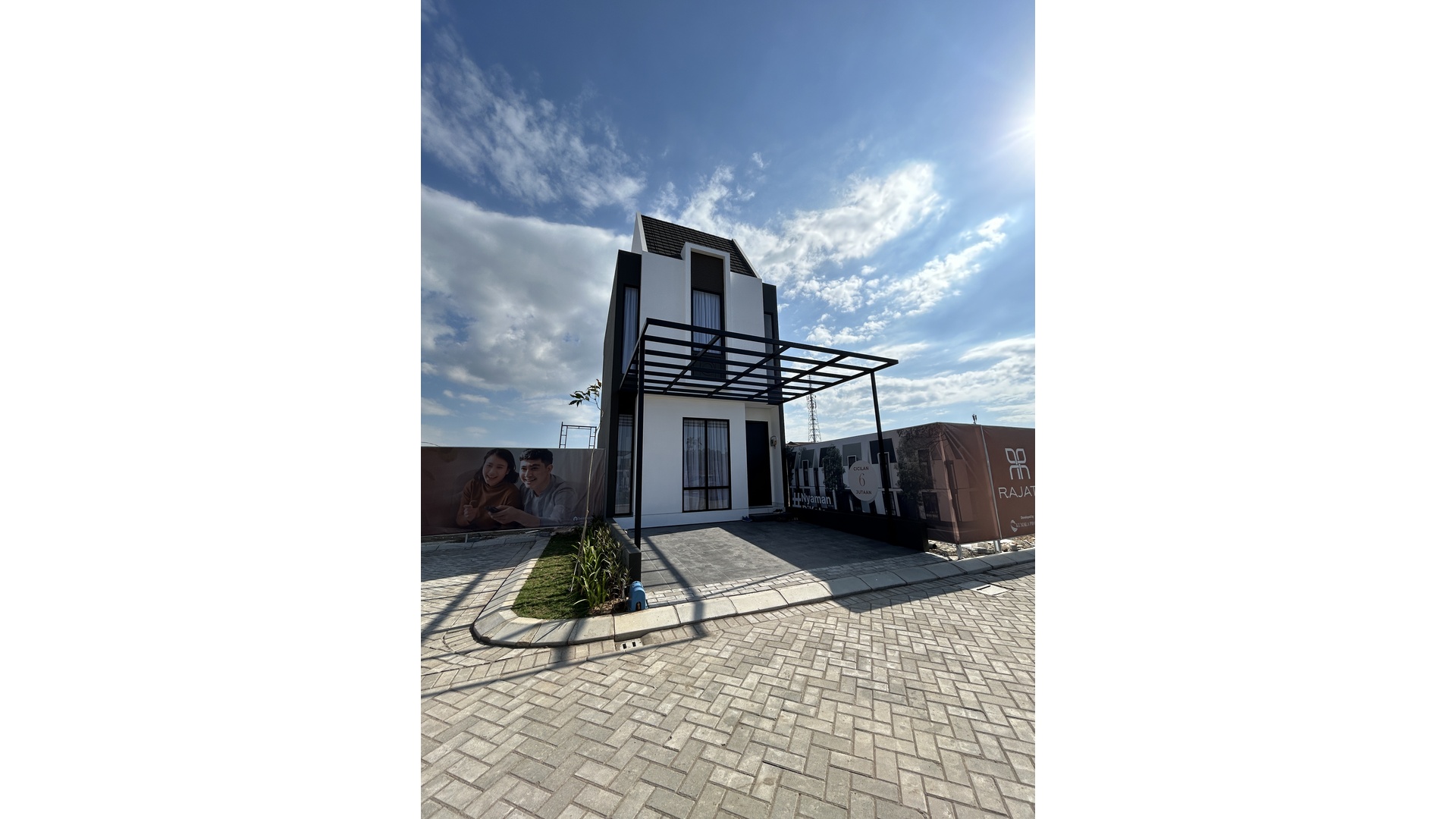 Rajata Residence