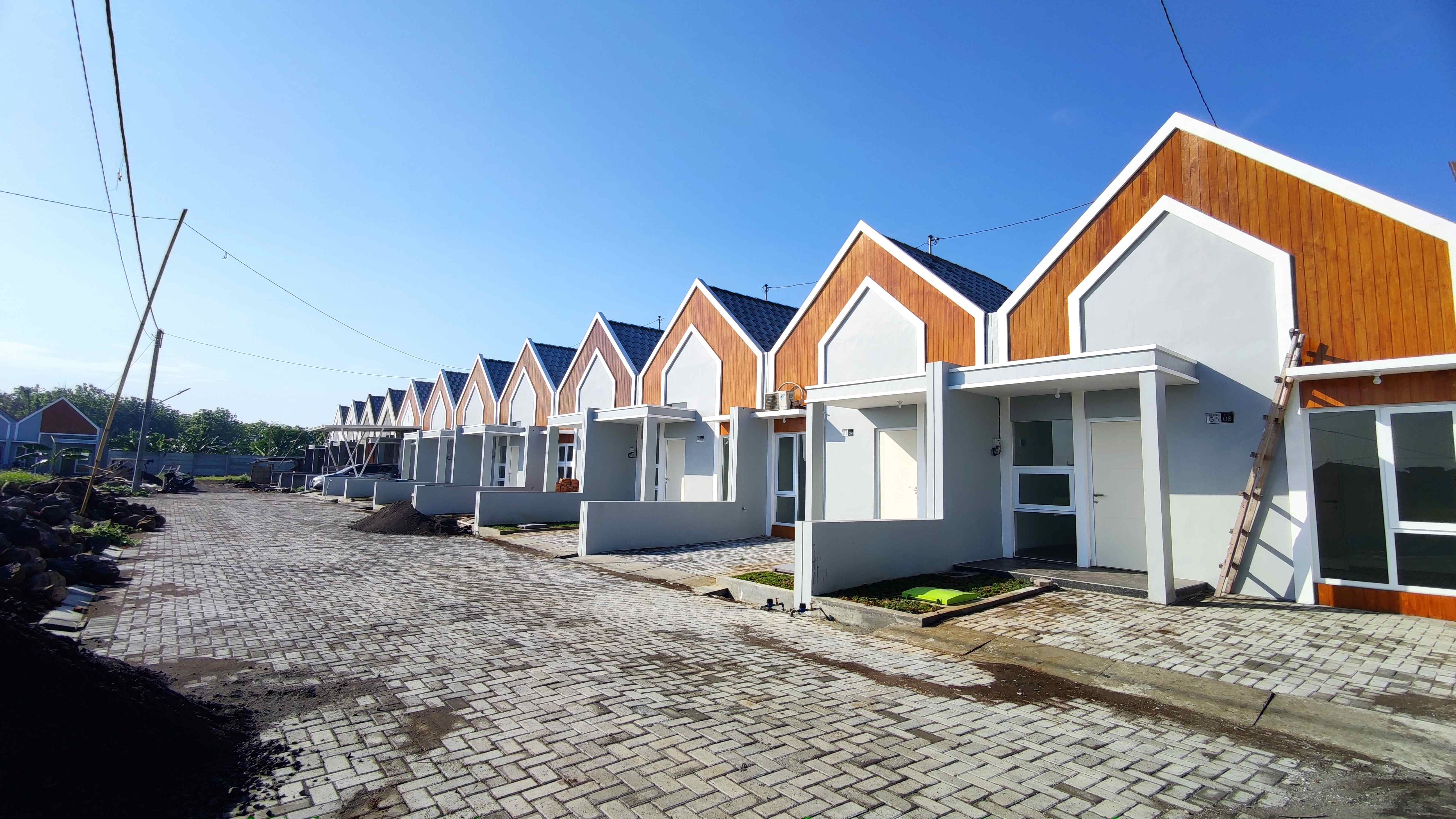 cluster g plamongan indah