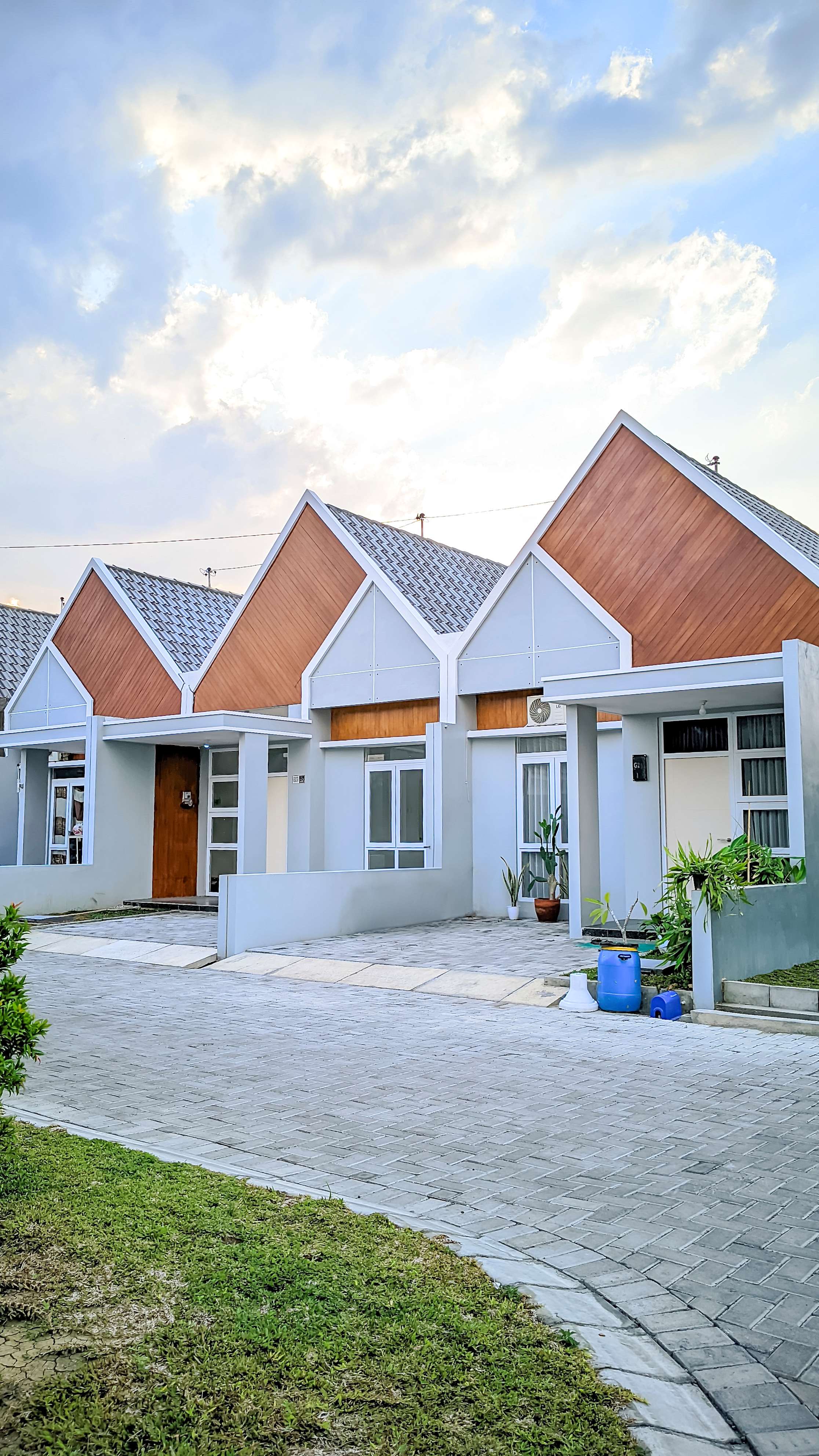 cluster g plamongan indah