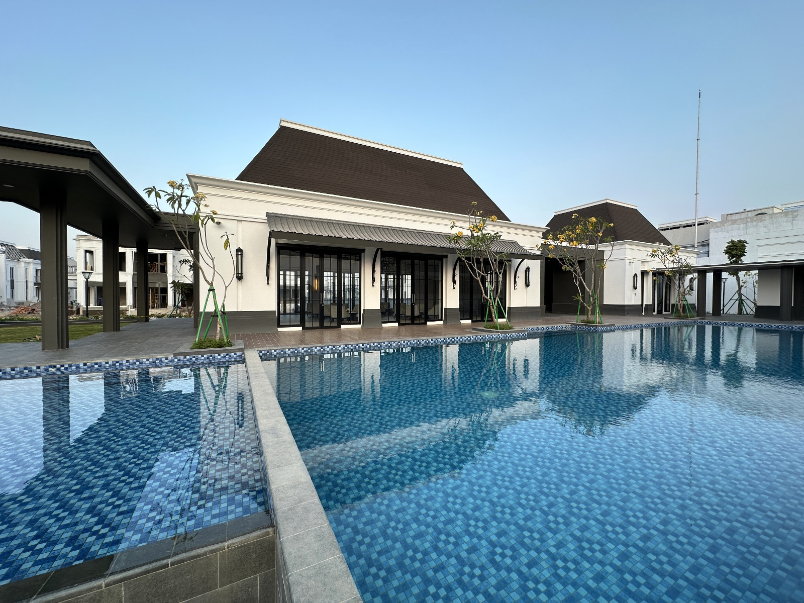 summarecon crown gading