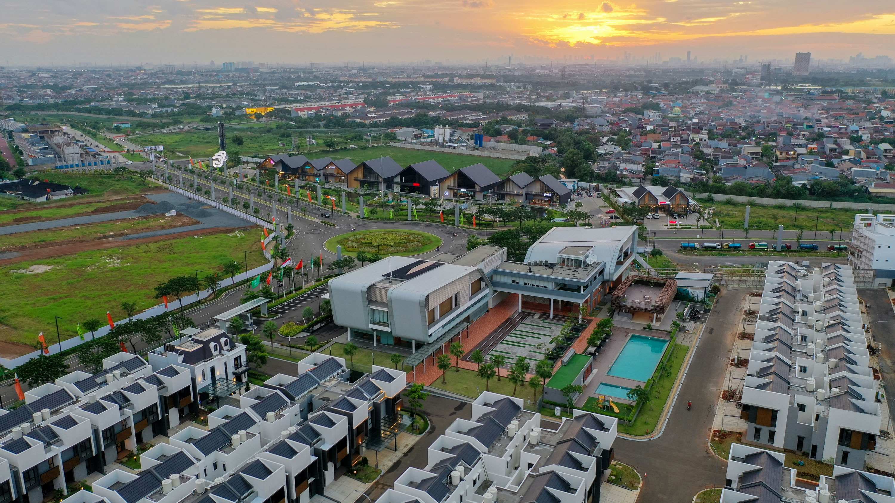 summarecon crown gading