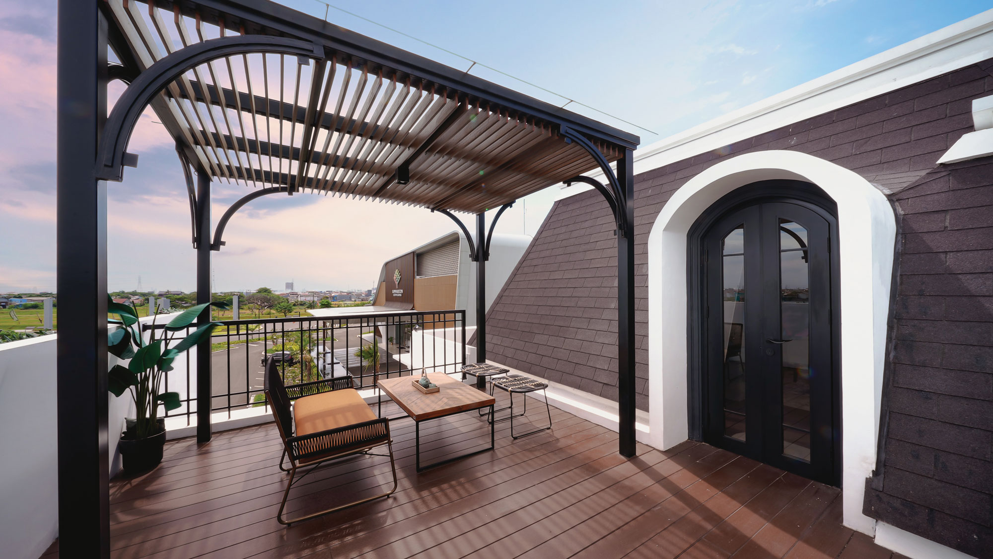 summarecon crown gading