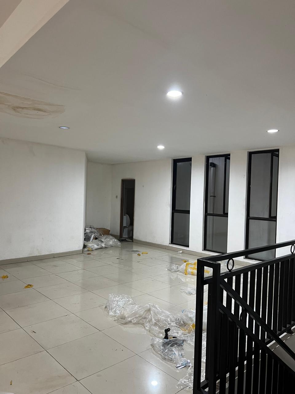 Di Jual Ruko Strategis 2 1/2 Lantai, Cocok Untuk Tempat Usaha Di ...