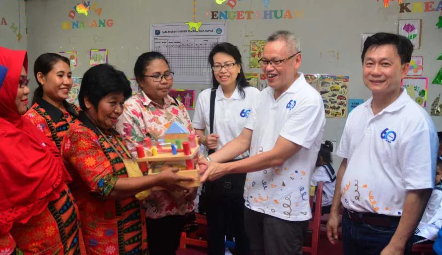 Dukung Pendidikan Anak Usia Dini, BCA Selenggarakan Edukasi Literasi Keuangan dan Edukasi Kesehatan di Sorong