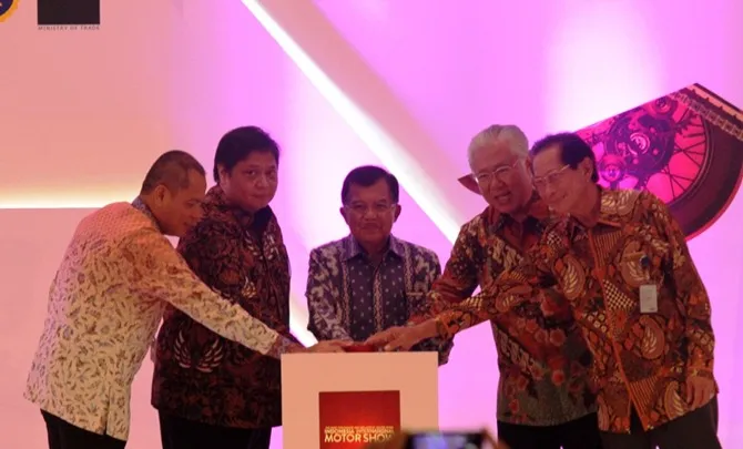 Berikan Kemudahan Bagi Nasabah Miliki Kendaraan Idaman, BCA Selenggarakan BCA EXPO di Indonesia International Motor Show 2017