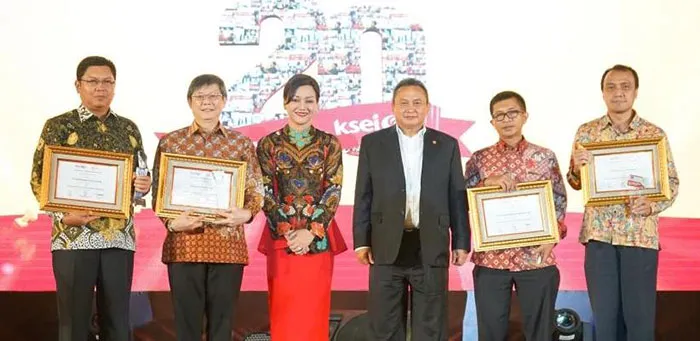BCA Raih Dua Penghargaan di HUT KSEI ke-20