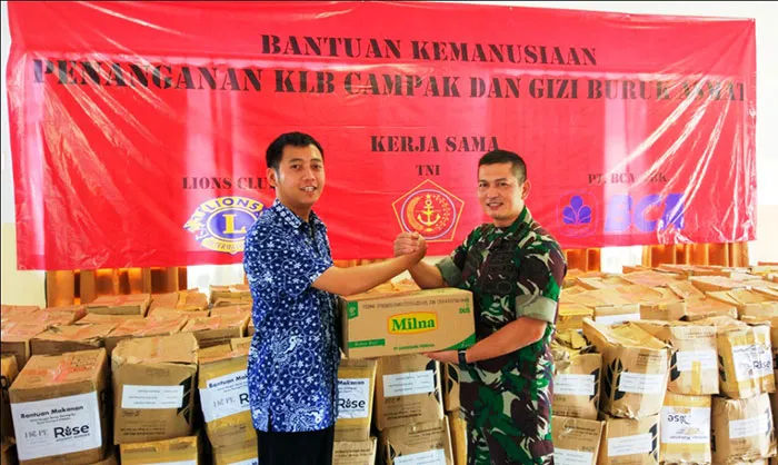 BCA Serahkan Bantuan Senilai Rp250 juta untuk Penanganan KLB Campak dan Gizi Buruk Asmat