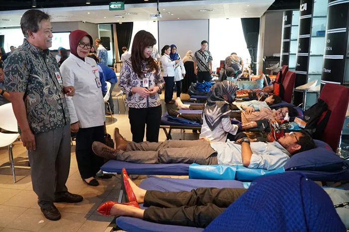 Rangkaian Kegiatan Sosial HUT ke-61 BCA, BCA Gelar Donor Darah ke-101 dan Serahkan Mobil Operasional ke PMI