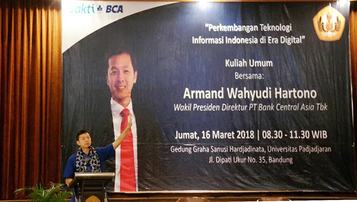 Tingkatkan Kompetensi Mahasiswa, BCA Berikan Kuliah Umum Perkembangan Teknologi Informasi di Era Digital
