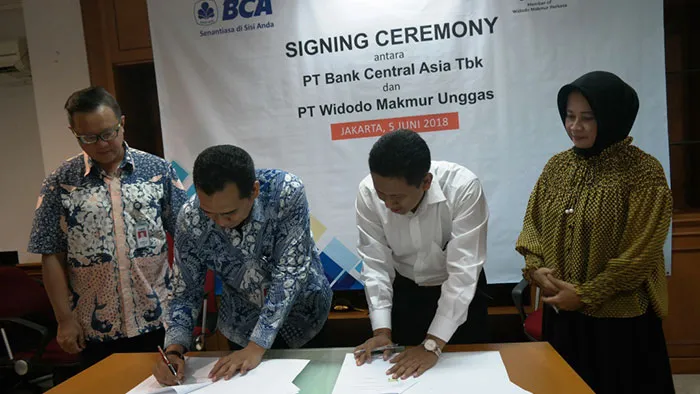 Dukung Sektor Produktif, BCA Salurkan KUR Rp10 Miliar kepada Mitra Peternak Ayam PT Widodo Makmur Unggas 