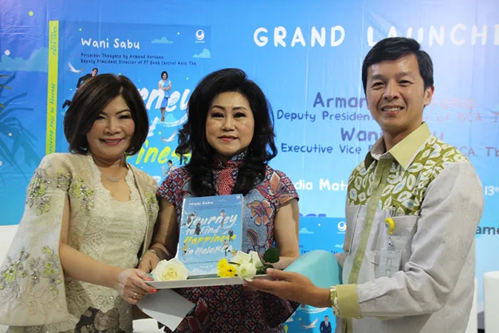 HaloBCA Luncurkan Buku “Journey to Find Happiness in HaloBCA”