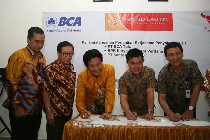 Dukung Sektor Produktif, BCA Salurkan KUR Rp20 Miliar kepada Mitra Peternak Sapi PT Santosa Agrindo