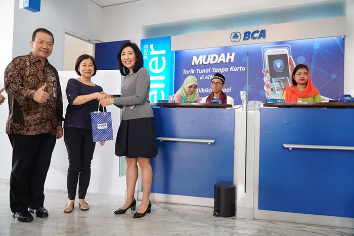 Memompa Semangat Melayani, 10 Direksi BCA Layani Nasabah di Hari Pelanggan Nasional