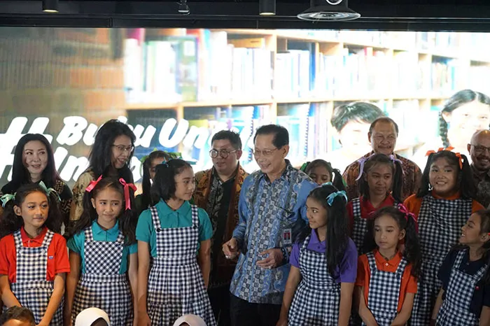 Lewat Gerakan Berbagi #BukuUntukIndonesia, BCA Salurkan Buku senilai Rp2,553 Miliar