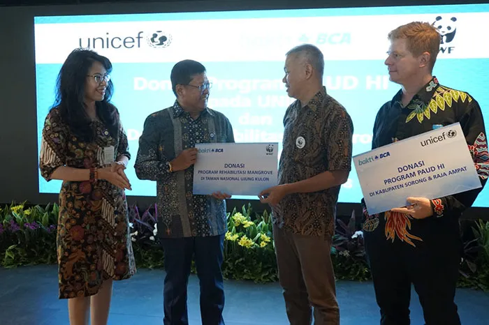 Wujudkan Kepedulian Sosial, BCA Berikan Donasi Rp 1.354M kepada UNICEF & WWF
