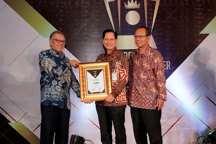 BCA Raih Financial Top Leader 2019