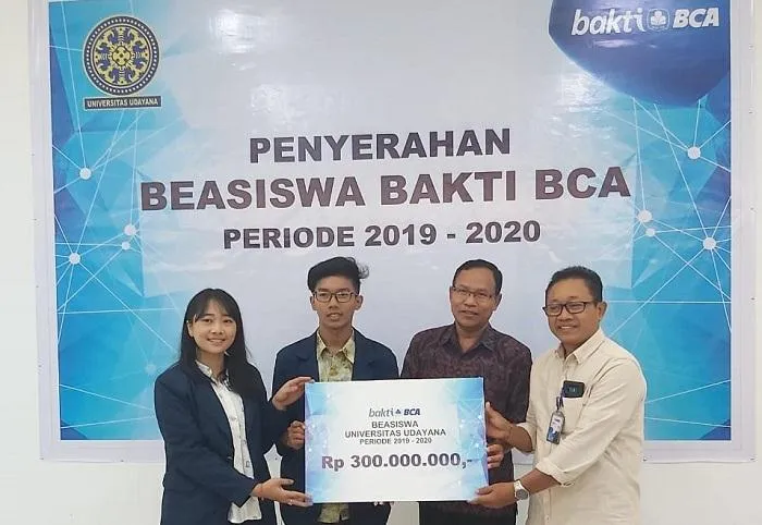 BCA Gelar Kuliah Umum dan Serahkan Dana Beasiswa Rp 300 Juta bagi Mahasiswa Berprestasi Universitas Udayana