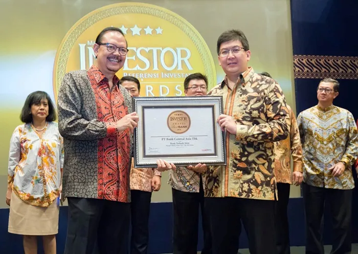 Tunjukkan Kinerja Terbaik, BCA Kembali Raih Predikat Best Bank