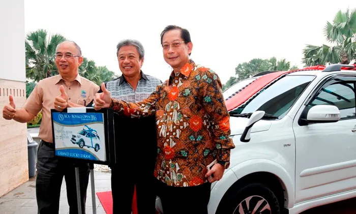 Bertanding Golf dan Berdonasi dalam BCA - Royale Open Tournament 2016