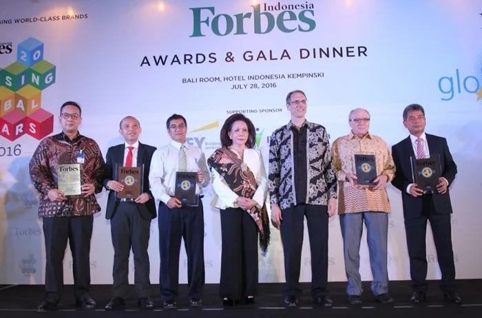 Raih Kinerja Keuangan Positif, BCA Naik 10 Peringkat di Forbes Global 2000 Awards