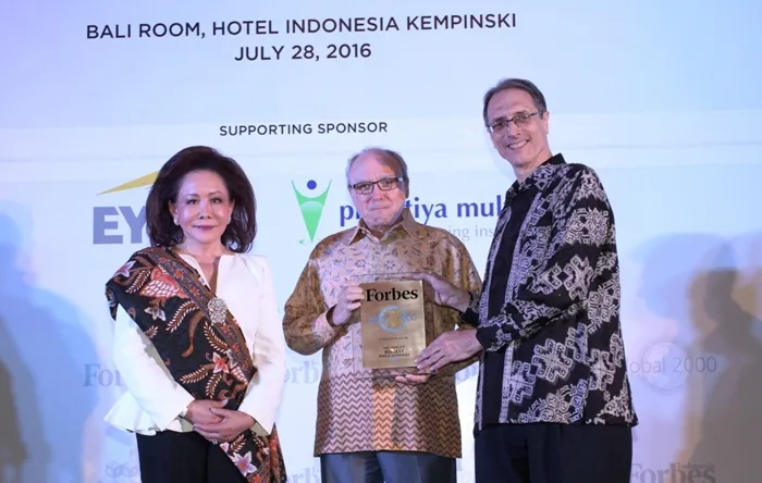Raih Kinerja Keuangan Positif, BCA Naik 10 Peringkat di Forbes Global 2000 Awards