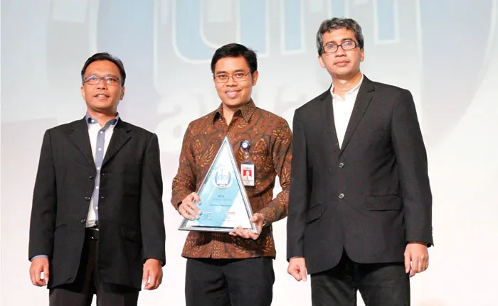 Mampu Bersaing di Dunia Digital Masa Depan, BCA Raih Penghargaan di Social Media & Digital Marketing Award 2016