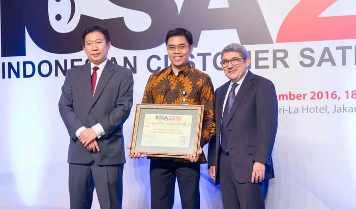 Konsisten Berikan Layanan Terbaik, BCA Kembali Raih Penghargaan ICSA 2016