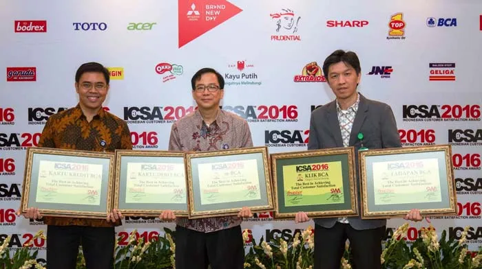 Konsisten Berikan Layanan Terbaik, BCA Kembali Raih Penghargaan ICSA 2016