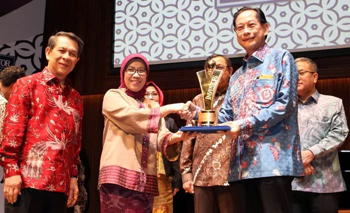 Jahja Setiaatmadja Pertahankan Predikat Top National Banker 2016