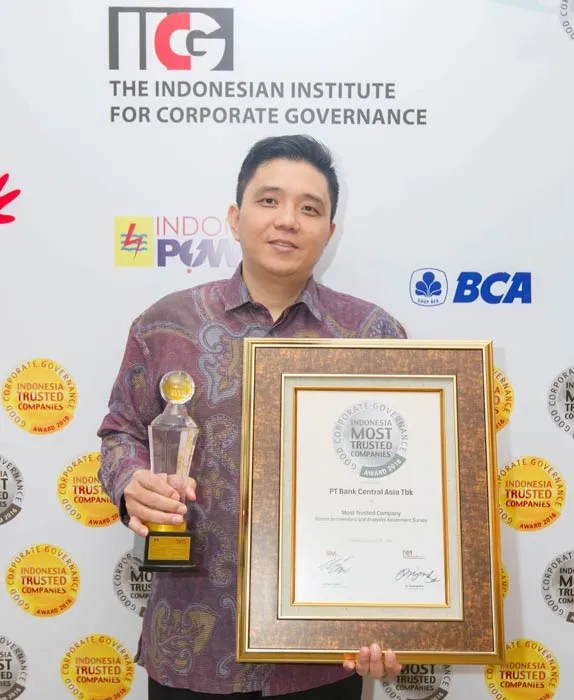 Memperoleh Kepercayaan Publik, BCA Raih Penghargaan di Indonesia Good Corporate Governance Award 2016