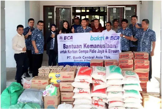 BCA Serahkan Donasi kepada Warga Aceh yang Terkena Musibah Gempa Bumi