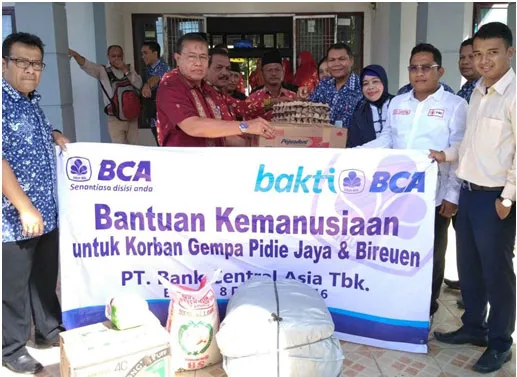 BCA Serahkan Donasi kepada Warga Aceh yang Terkena Musibah Gempa Bumi