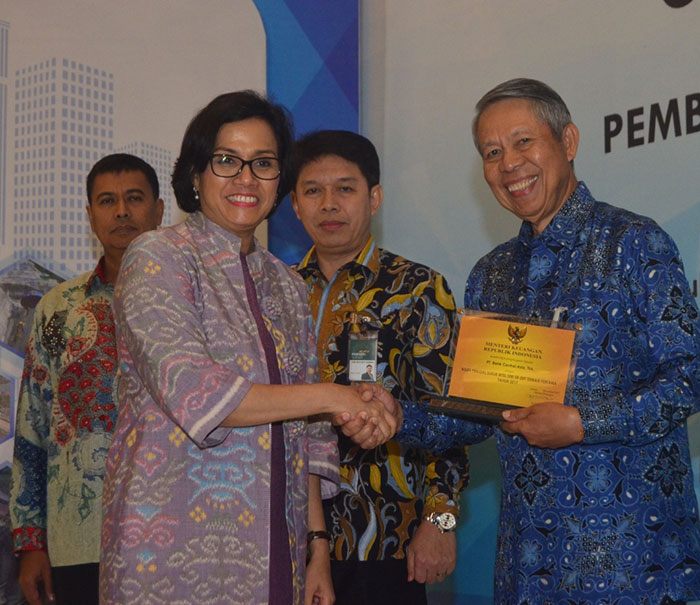 BCA Raih Empat Penghargaan dari Kementerian Keuangan