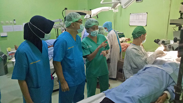 Lebih dari 130 Masyarakat Antusias Ikuti Operasi Katarak Gratis BCA di Kapuas Hulu