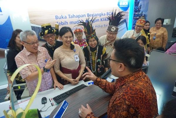 Apresiasi Nasabah Setia,  Enam Direksi BCA Layani Nasabah di Hari Pelanggan Nasional