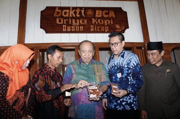 Perkuat Komunitas Petani di Jawa Tengah, BCA Resmikan Desa Binaan Doesoen Kopi Sirap Semarang